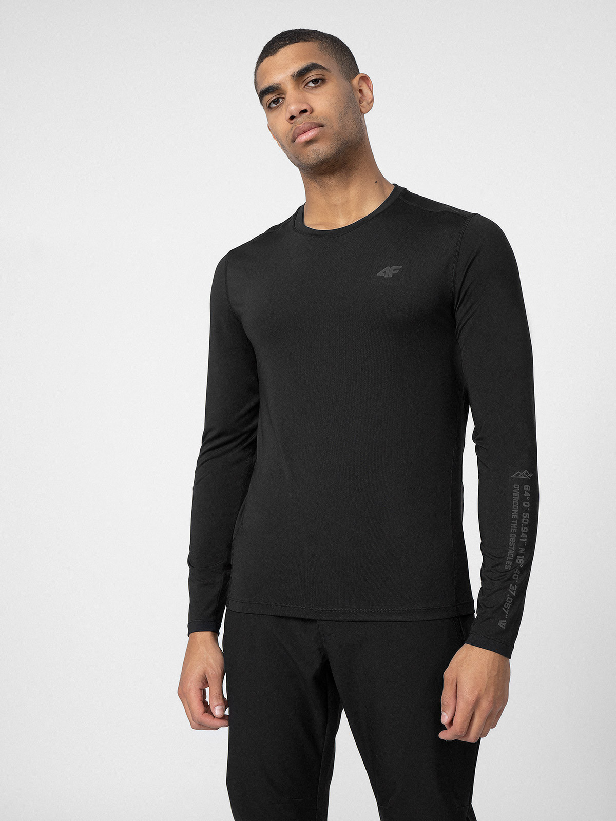 Levně 4F 4FSS23TFLOM081 DEEP BLACK Pánské tričko