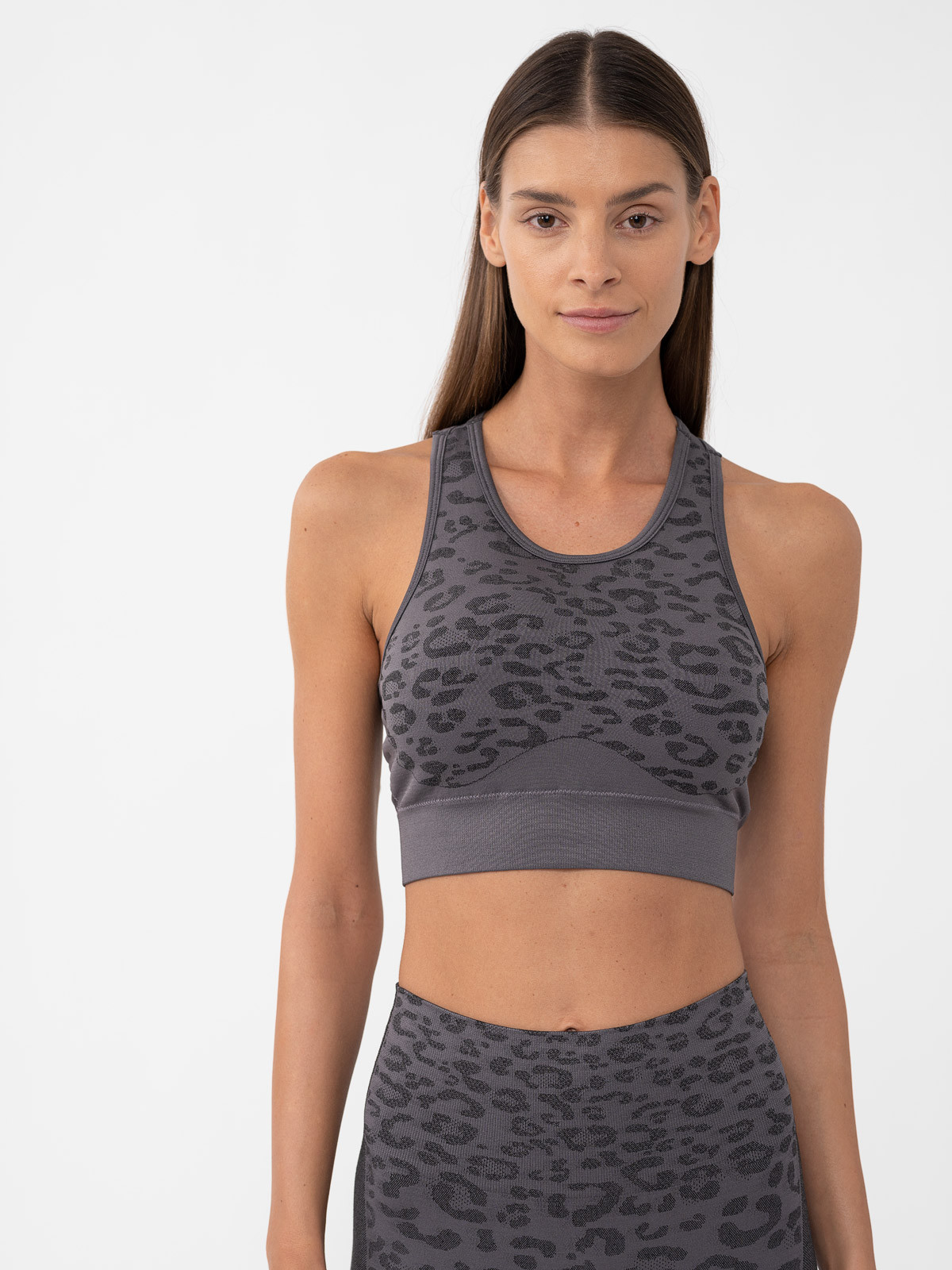 Levně 4F 4FAW23USBAF070 MIDDLE GREY ALLOVER Dámská sportovní podprsenka
