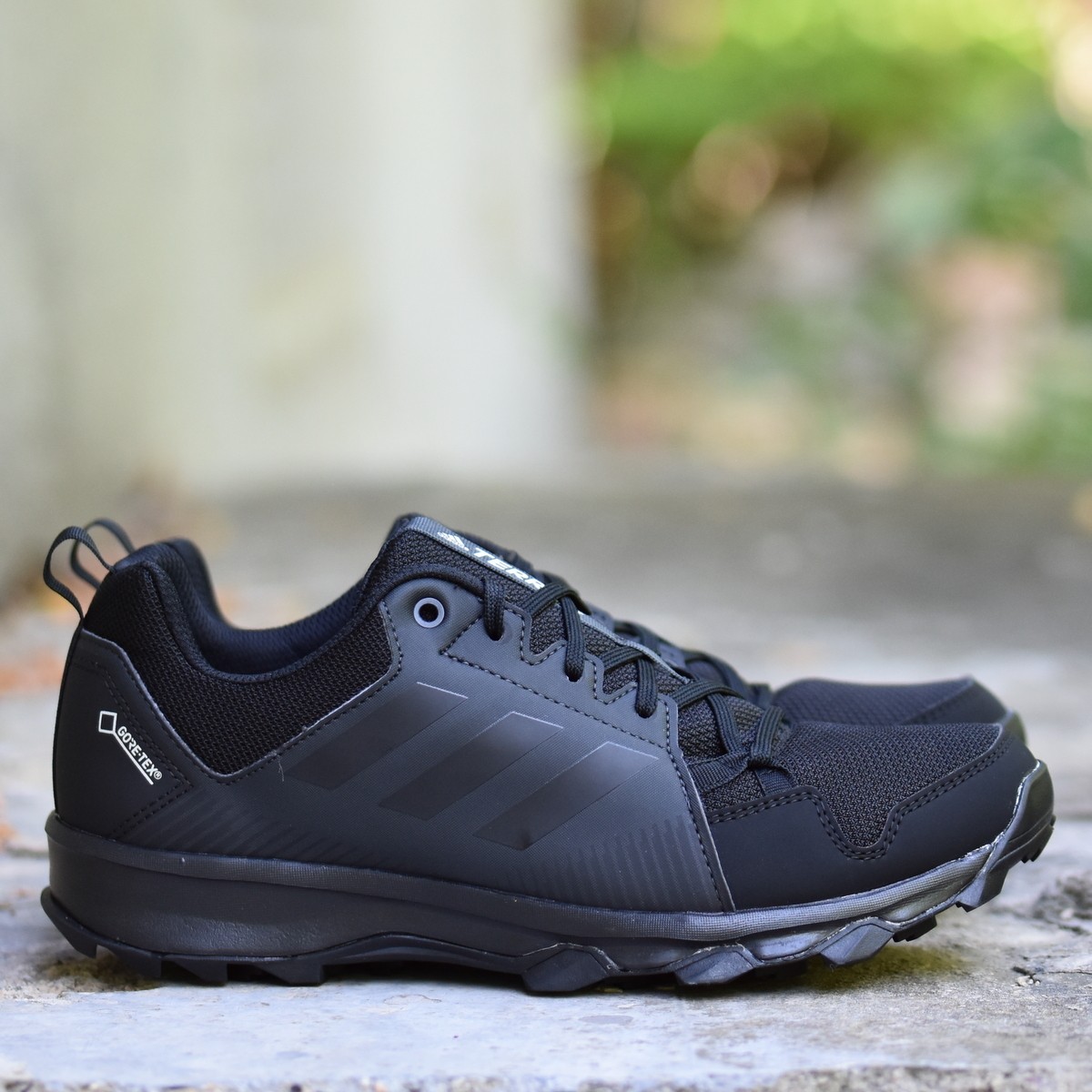 terrex tracerocker gtx